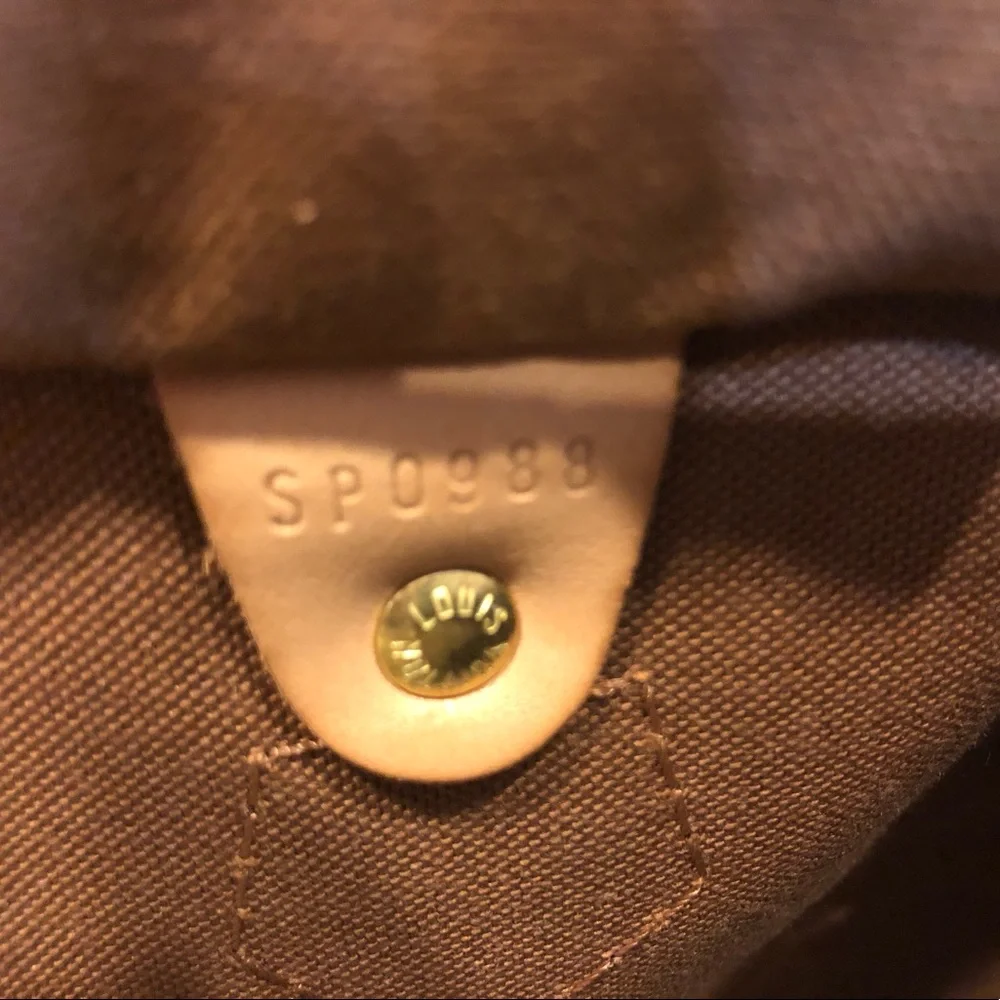 Authentic Louis Vuitton Speedy 40, Refurbished. - Picture 14 of 16